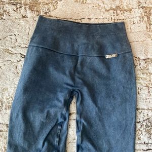 Bombshell Sportswear Mineral Leggings